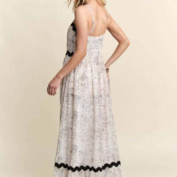 Black and White Floral Adjustable Strap Maxi Cami Dress - Picture 5 of 6